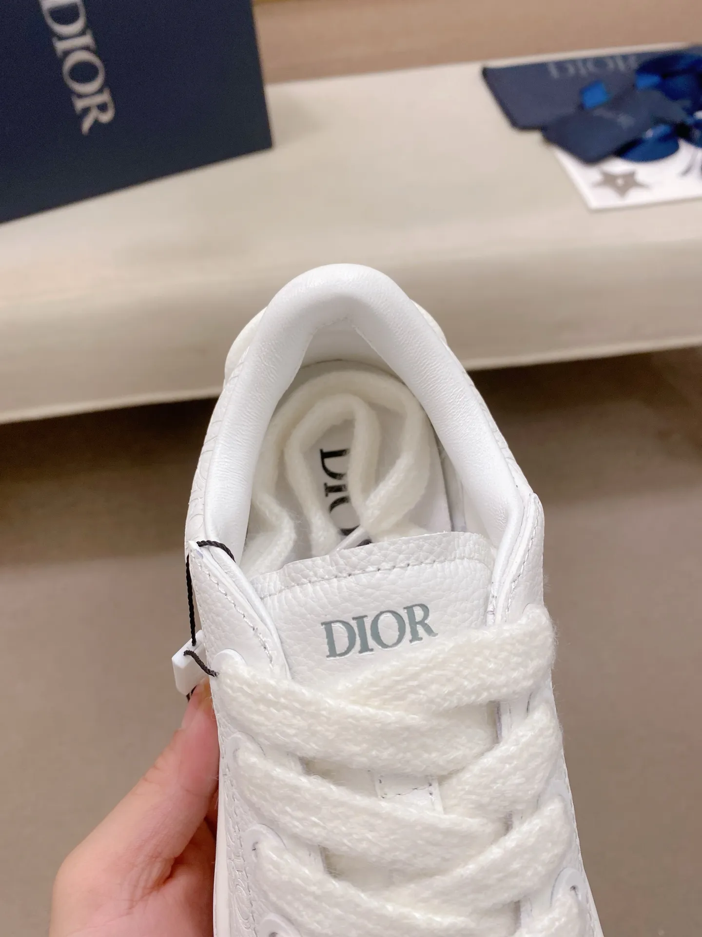 Factory price: 300 Men's shoes 💰[Dior·Dior] Top 🔍Couple style 💏🔍New casual sports style couple shoes, new four-season design, perfect workmanship, lace-up lazy style to create cabinet quality, upper: imported first-layer cowhide, sheepskin lining is soft and comfortable, ultra-light TPU wear-resistant outsole, simple, versatile fashion men's shoes, excellent color code number 35--44